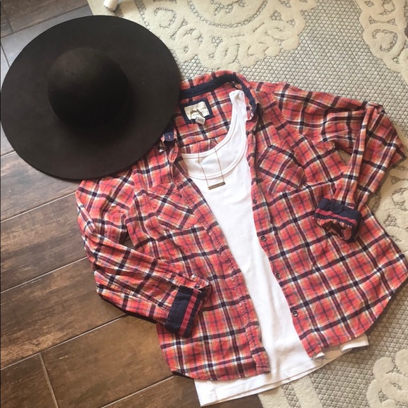 Forever 21 Tops - Long Sleeve Button Down Plaid Shirt- Large